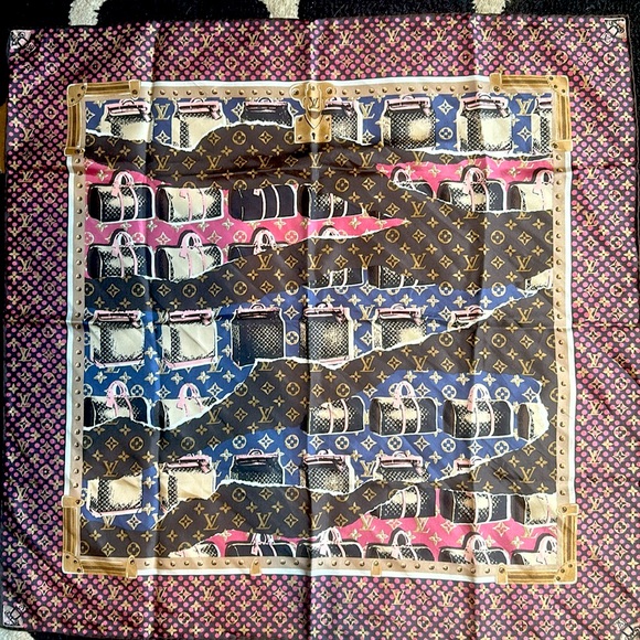 Louis Vuitton scarf from summer of 2013 “Article de Voyage” collection-BNIB - Picture 2 of 11
